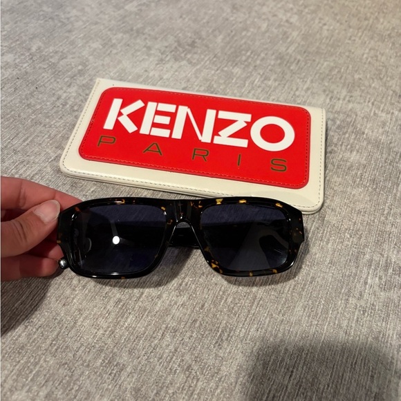 Kenzo Accessories - Kenzo tortoise sunglasses